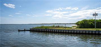 27 Canvasback Ln, East Quogue, NY 11942