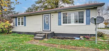 210 Bland Ave, Blanchester, OH 45107