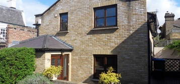 2 bed detached house to rent