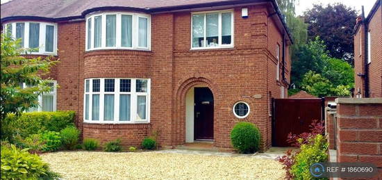 5 bedroom semi-detached house