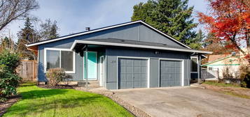 293 NE 12th Ave, Hillsboro, OR 97124