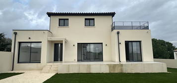 Saint Gilles, Villa de 135 m2 sur un terrain de 500m2