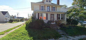 124 Auburn St, Cranston, RI 02910