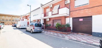 Casa adosada en venta en Santa Fe