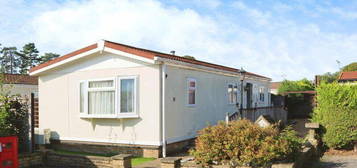 1 bedroom detached bungalow for sale