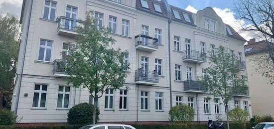 Exklusive, neuwertige 5-Zimmer-Wohnung mit Balkon und Einbauküche in Berlin