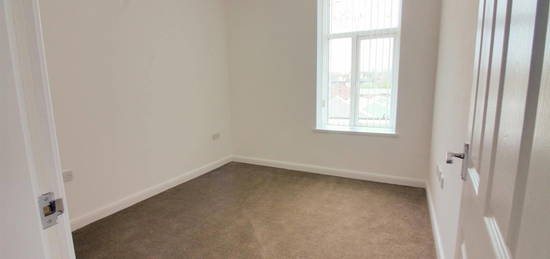 Flat to rent in Whingate Business Park, Whingate, Leeds LS12