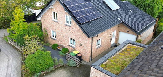 Freistehendes Einfamilienhaus. Energieeffizient mit PV Anlage in ruhiger Sackgassenlage