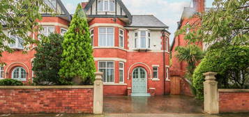 5 bedroom semi-detached house for sale