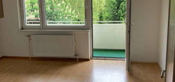 Privat Sonnige drei Zimmer Wohnung