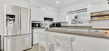 239 Oakview Ave, Winnipeg, MB R2K 0S1
