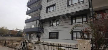 KİRALIK YAKACIKTA GİRİŞ KAT 3+1 DAİRE