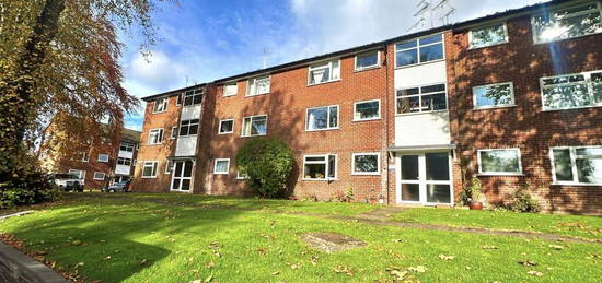 2 bedroom ground floor flat for sale