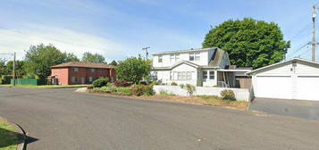 2226 E 8th St, Vancouver, WA 98661