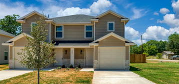 201 S May St Unit 2, Whitewright, TX 75491