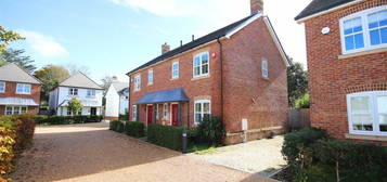 3 bedroom semi-detached house