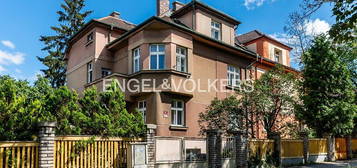 Prodej  vily 227 m², pozemek 551 m²