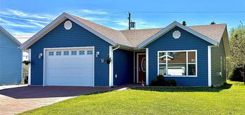 24 HIBERNIA Drive, Clarenville, NL A5A1H3