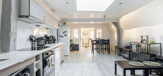 À vendre : Bel appartement rénové au coeur de Chambly