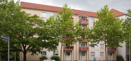 3-Raum-Wohnung mit Blick zum Nordplatz mit der Michaeliskirche