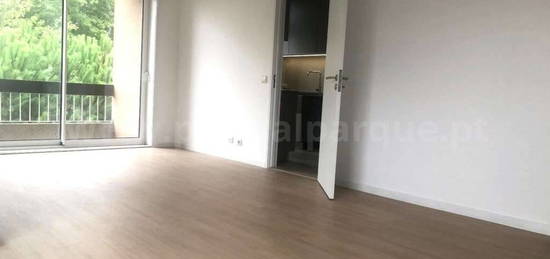 Apartamento T2 totalmente recuperado, Lordelo do Ouro