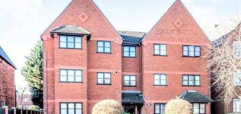 Flat to rent in Gerald Court, Hurst Grove, Bedford MK40