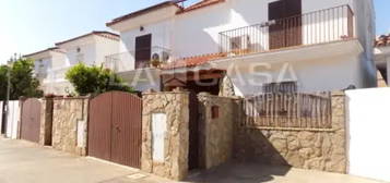 Casa adosada en Las Palmeras-Dehesilla