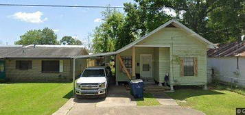 806 E Vermilion St, Abbeville, LA 70510