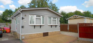 2 bed mobile/park home for sale