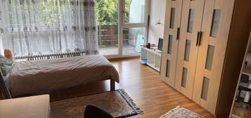 Schöne 1 Zimmer Wohnung im EG mit Küchenzeile und Balkon ab sofort