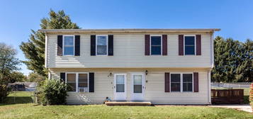 6 Courier Dr, Taneytown, MD 21787