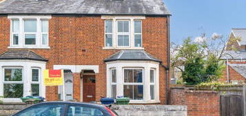 4 bed semi-detached house to rent