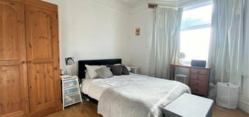 1 bedroom maisonette