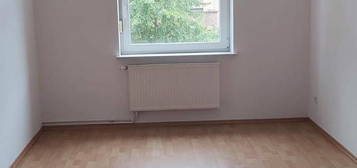 **Schöne 3-Zimmer-Wohnung mit Balkon und Stellplatz in zentraler Lage von Luckenwalde!**