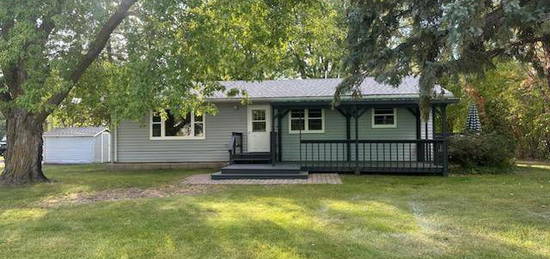 328 S 3rd Ave, Lake Bronson, MN 56734