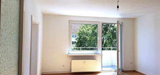 Helle 2-Zi-Wohnung mit Balkon in WF, Holteistraße im 3. OG