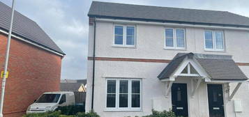 3 bedroom semi-detached house to rent