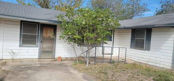 408 W Oak Ave, Sonora, TX 76950