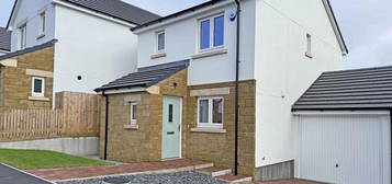 3 bedroom link detached house for sale