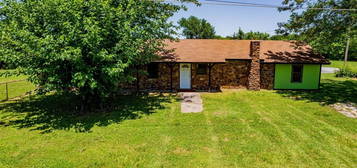 302 NW 5th St, Wagoner, OK 74467