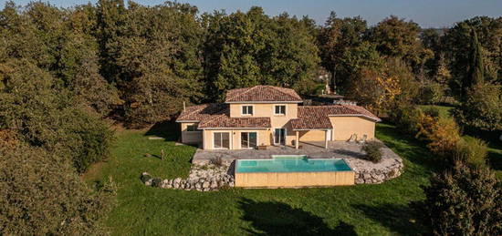 Villa 5 pièces 154 m²