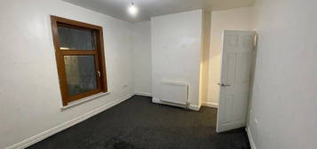 Terraced house to rent in Ellerton Road, Sheffield S5