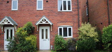 3 bedroom semi-detached house to rent