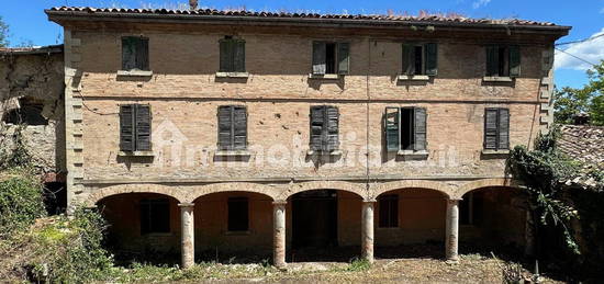 Casale, da ristrutturare, 1222 m², Pavullo nel Frignano