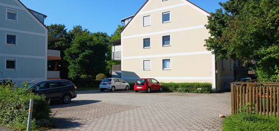 Große Einzimmerwohnung mit neuer EBK, Keller und Stellplatz !