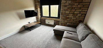 Flat to rent in Britannia Road, Huddersfield HD3