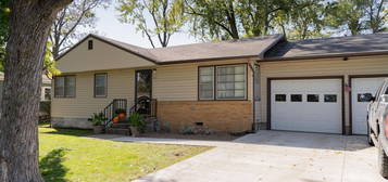 413 Betty Ave, Moberly, MO 65270