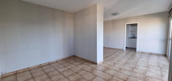 Appartement  à vendre, 3 pièces, 2 chambres, 65 m²