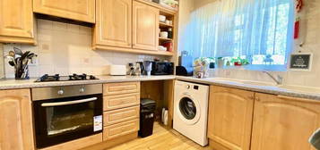 3 bed flat for sale