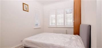 Room to rent in Leslie Park Road, Croydon CR0